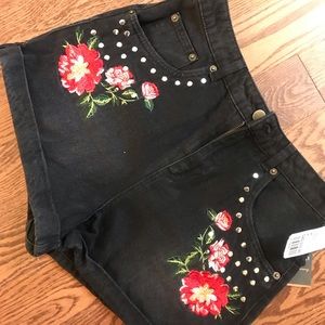Beautiful gucci style black shorts size M